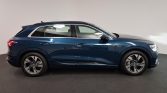 Audi E-tron blauw zijkant